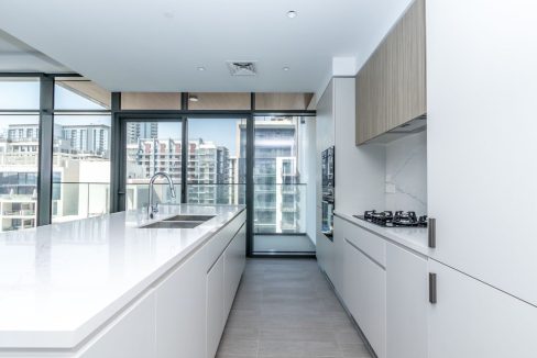 Live Modern | Stunning 2BR in Kensington Waters-6