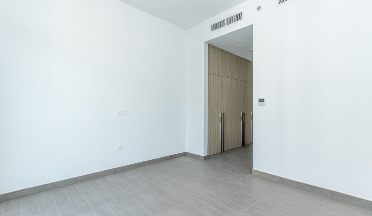 Live Modern | Stunning 2BR in Kensington Waters-10