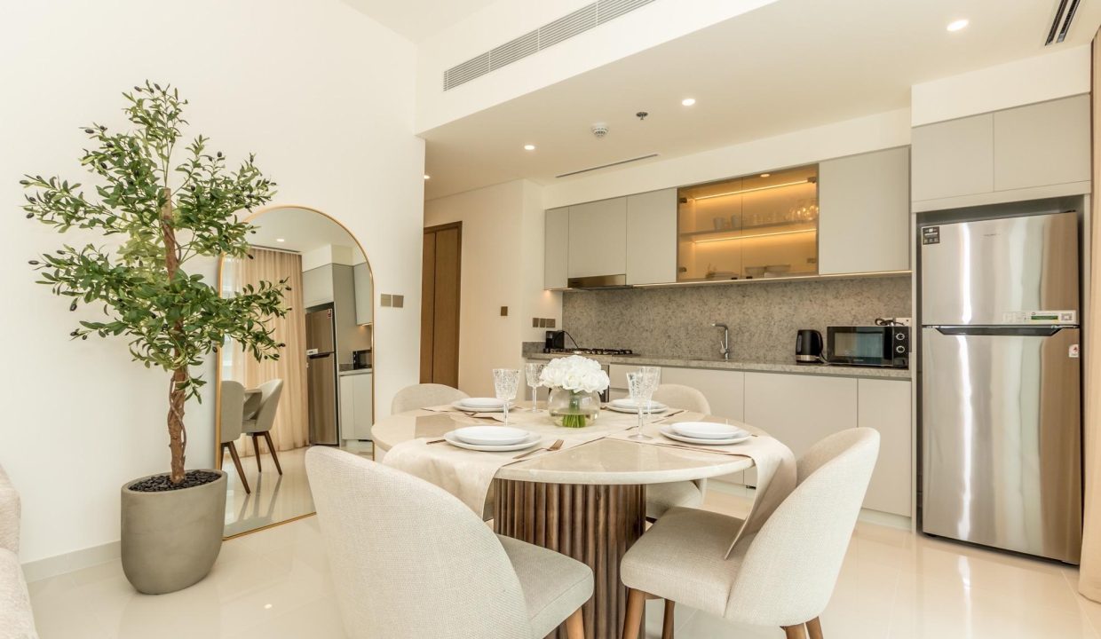 Luxury 1BR Furnished | Sea View | Grand View-10