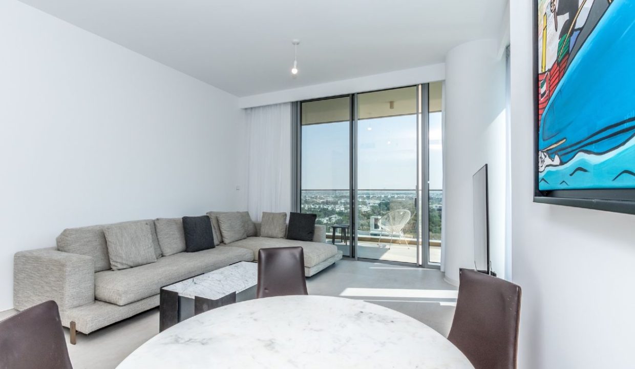 Elegant 3-Bedroom Apartment in Ellington House-2