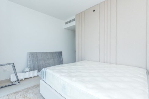 Elegant 3-Bedroom Apartment in Ellington House-11