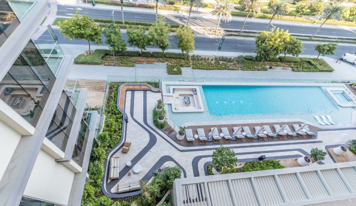 Elegant 1BR Unit in Ellington House-12