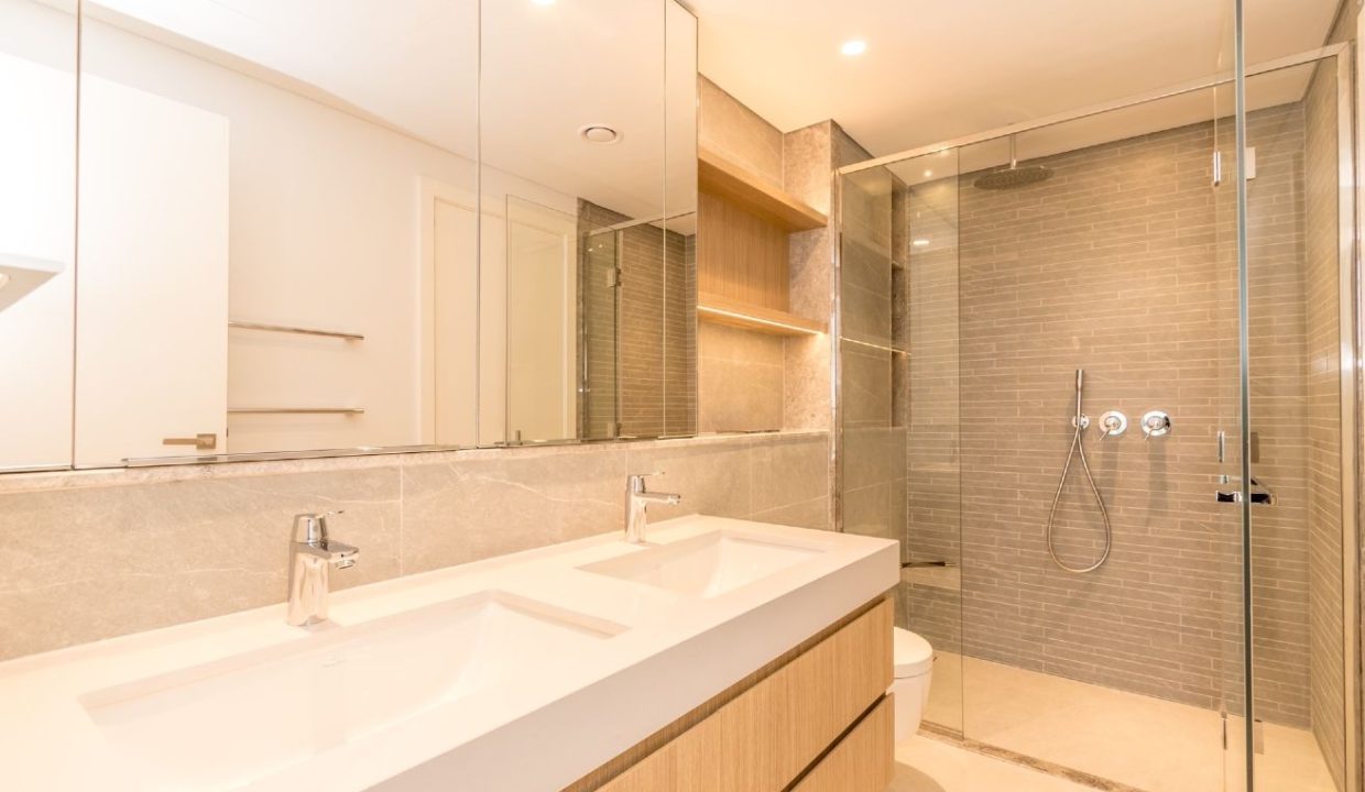 Elegant 1BR Unit in Ellington House-13