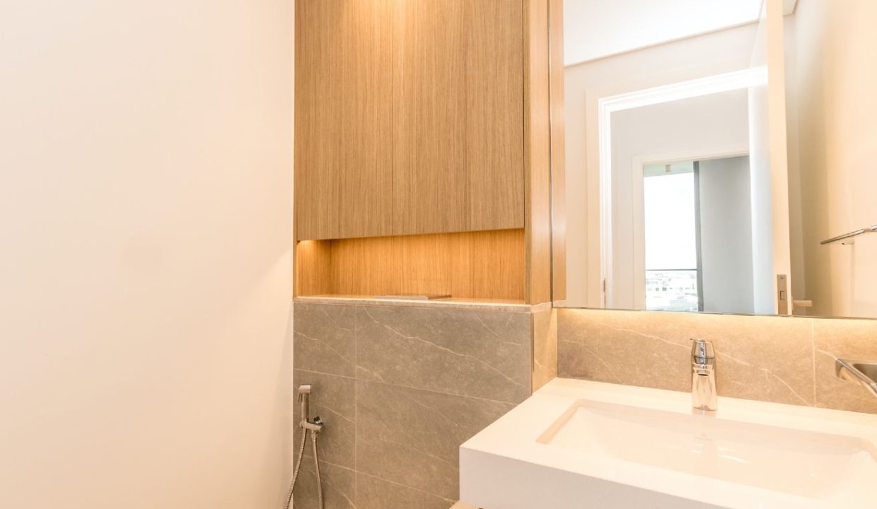 Elegant 1BR Unit in Ellington House-14