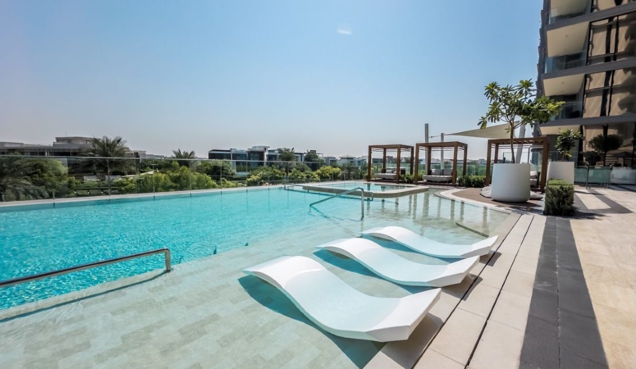 Elegant 3-Bedroom Apartment in Ellington House-18