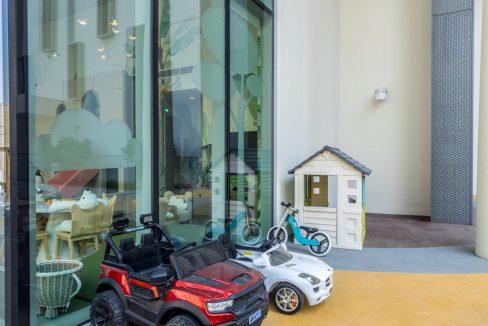 Stylish 1-Bedroom Apartment | Ellington House-27