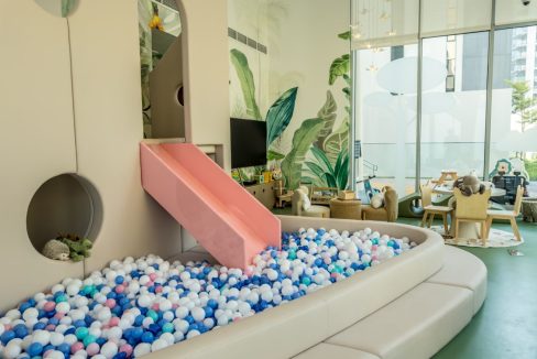 Stylish 1-Bedroom Apartment | Ellington House-28