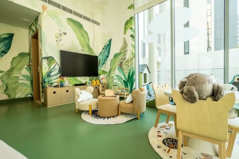 Stylish 1-Bedroom Apartment | Ellington House-29