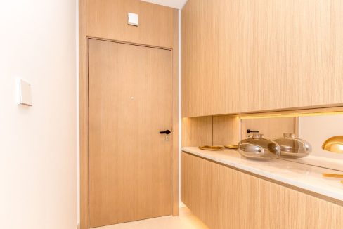 Elegant 3-Bedroom Apartment in Ellington House-7