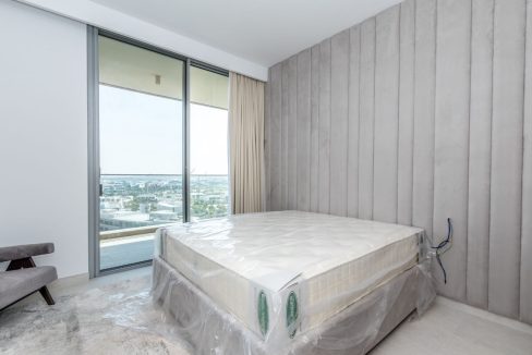 Elegant 3-Bedroom Apartment in Ellington House-8