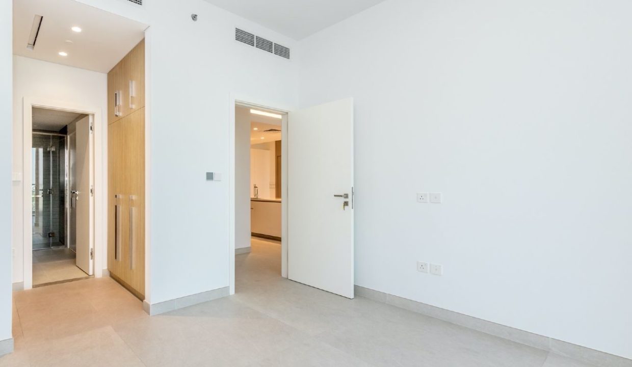 Elegant 1BR Unit in Ellington House-8