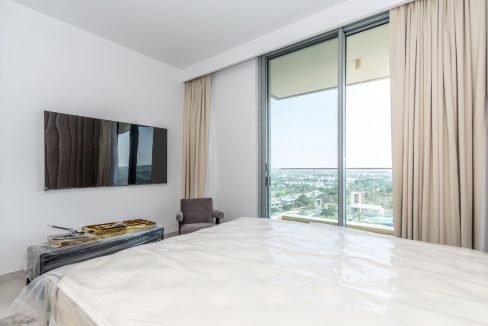 Elegant 3-Bedroom Apartment in Ellington House-9