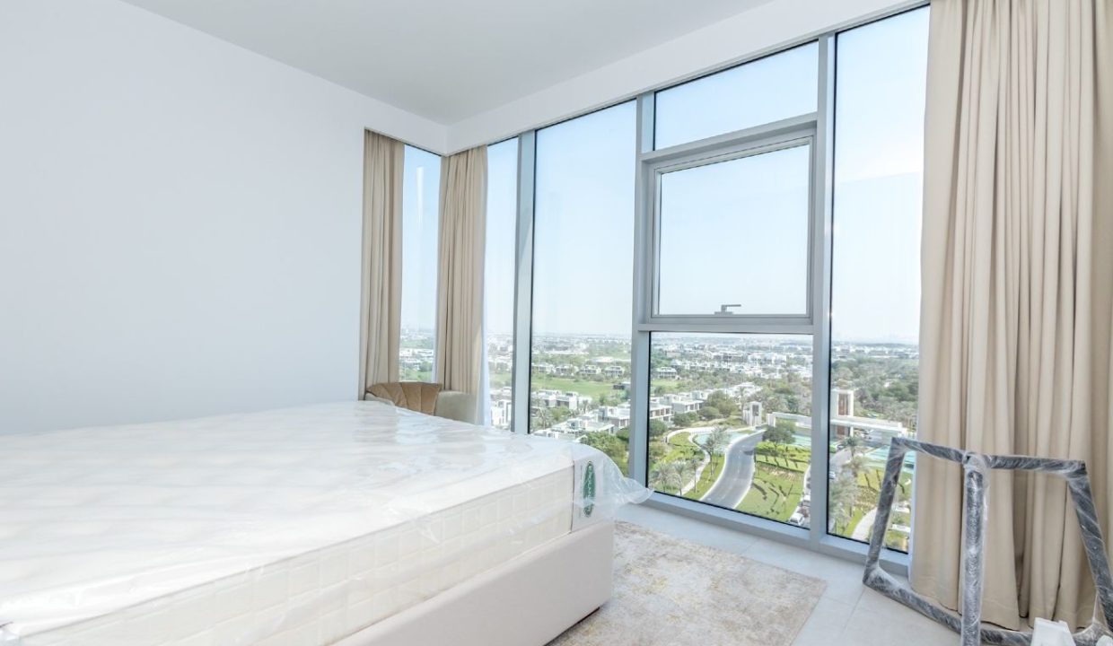 Elegant 3-Bedroom Apartment in Ellington House-10