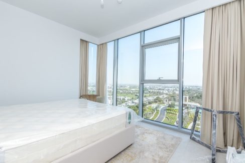 Elegant 3-Bedroom Apartment in Ellington House-10