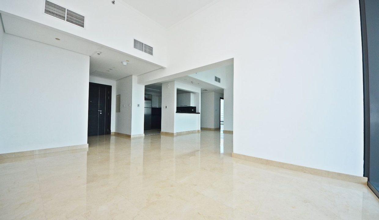 Central Modern 3 Bed with Panoramic Marina View-14