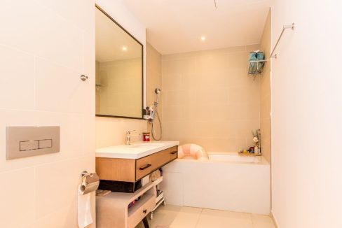 Luxurious 2-Bedroom Apartment in Vida Residence-17