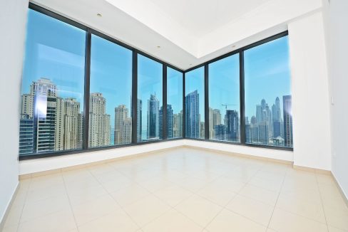 Central Modern 3 Bed with Panoramic Marina View-3