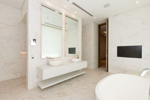 Ultra-Luxury 6BR Villa | Private Beach and Pool-25