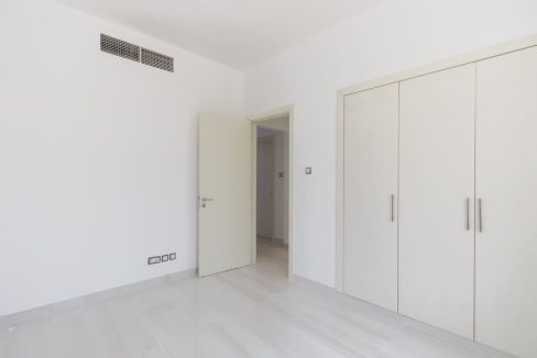 Amazing Lake-View | Fully Upgraded | Lush Garden-13