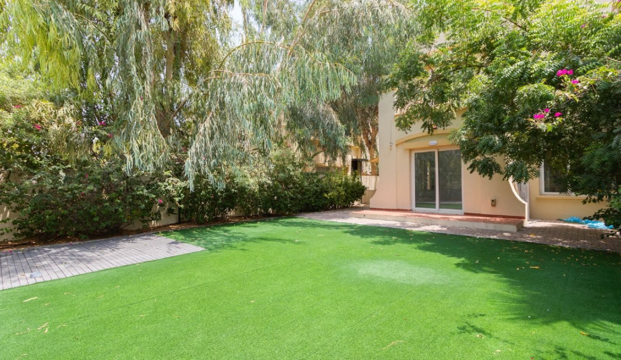 Amazing Lake-View | Fully Upgraded | Lush Garden-1