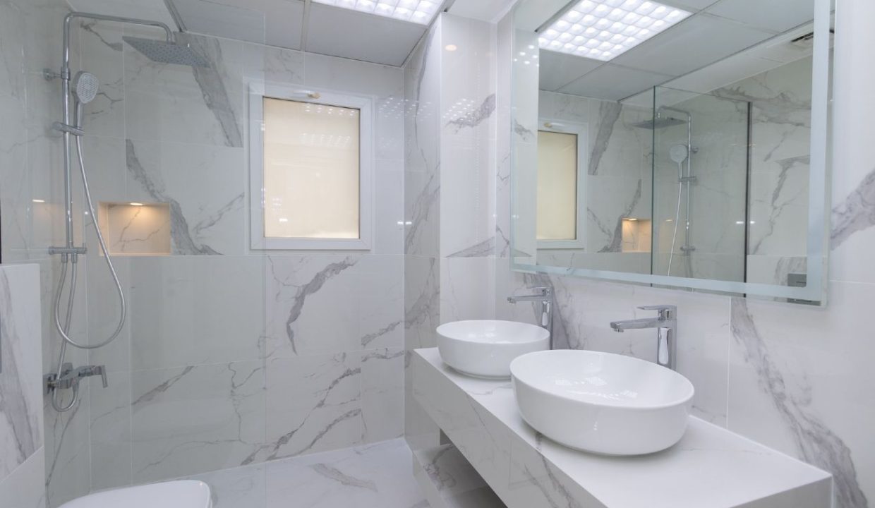 Amazing Lake-View | Fully Upgraded | Lush Garden-15