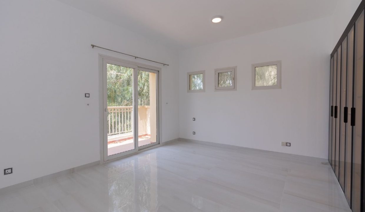 Amazing Lake-View | Fully Upgraded | Lush Garden-19