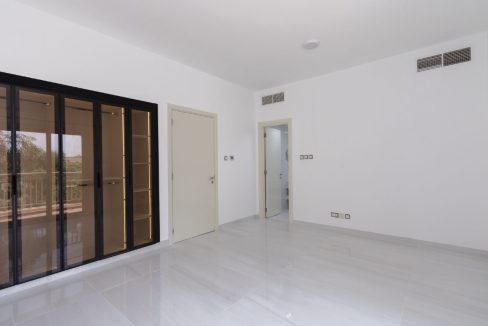 Amazing Lake-View | Fully Upgraded | Lush Garden-20