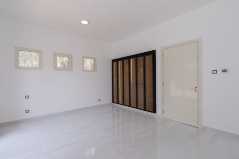 Amazing Lake-View | Fully Upgraded | Lush Garden-21