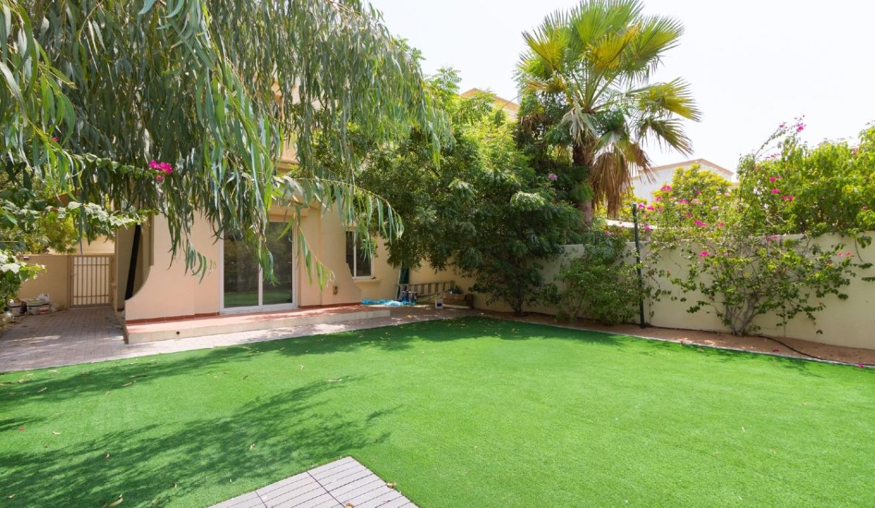 Amazing Lake-View | Fully Upgraded | Lush Garden-29