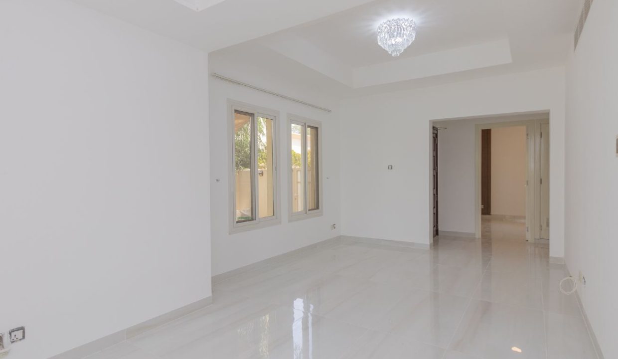 Amazing Lake-View | Fully Upgraded | Lush Garden-5