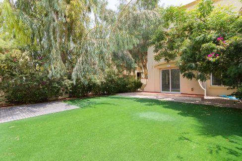 Amazing Lake-View | Fully Upgraded | Lush Garden-1