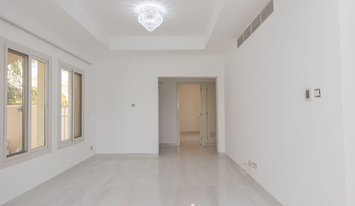 Amazing Lake-View | Fully Upgraded | Lush Garden-6