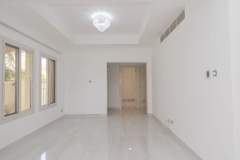 Amazing Lake-View | Fully Upgraded | Lush Garden-6