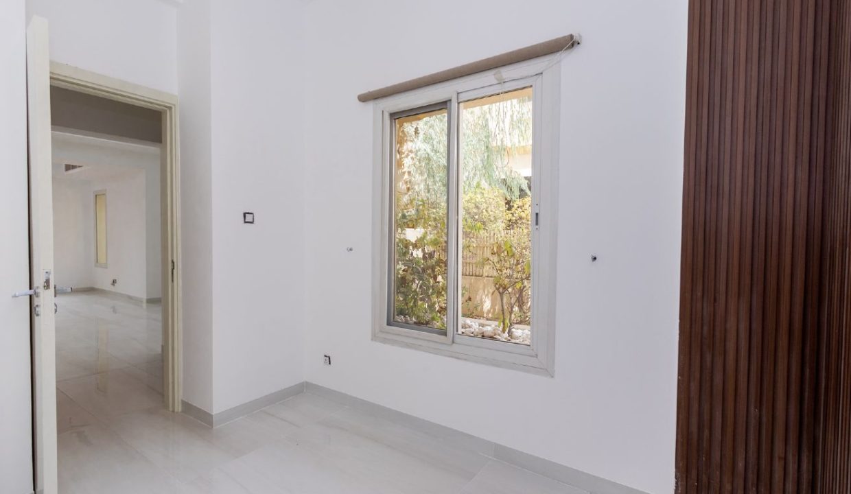 Amazing Lake-View | Fully Upgraded | Lush Garden-8