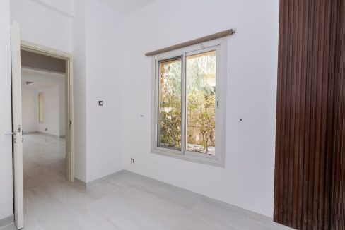 Amazing Lake-View | Fully Upgraded | Lush Garden-8