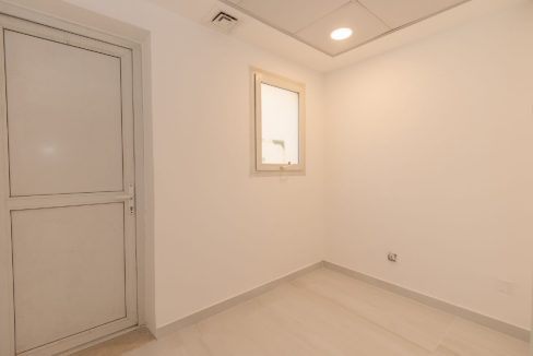 Amazing Lake-View | Fully Upgraded | Lush Garden-9