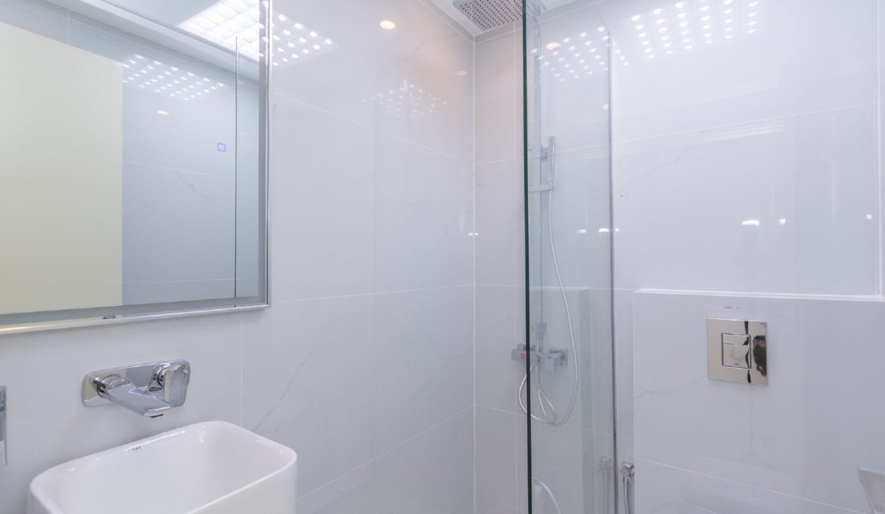 Amazing Lake-View | Fully Upgraded | Lush Garden-10