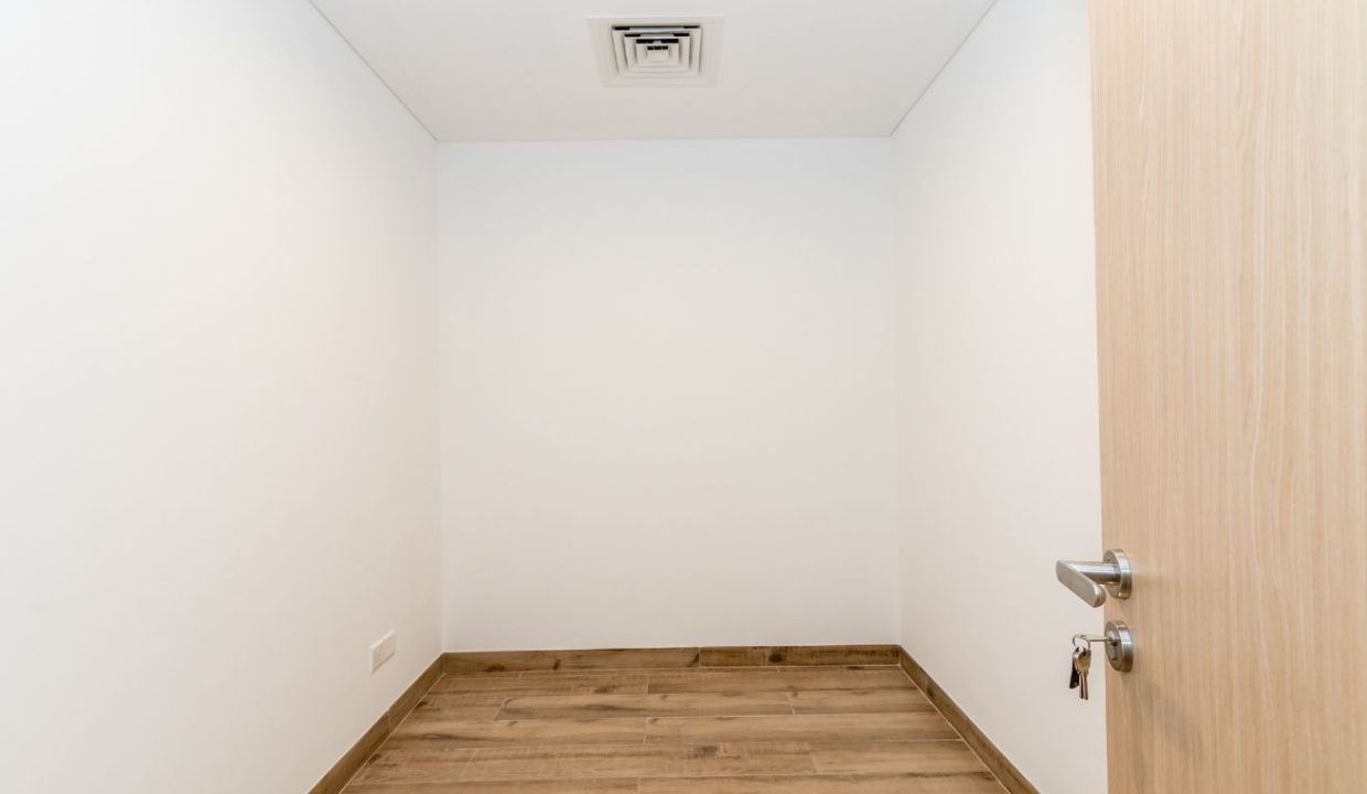 Elegant 2BR in Oakley Square  Residences-17