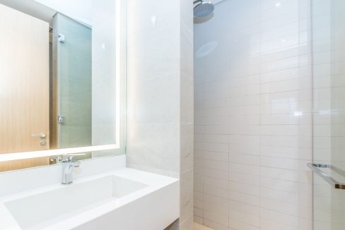 Elegant 2BR in Oakley Square  Residences-21