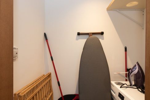 1BR Fully Furnished Apartment in Central Park-12