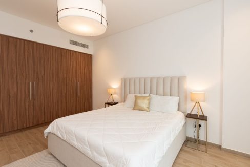 1BR Fully Furnished Apartment in Central Park-10