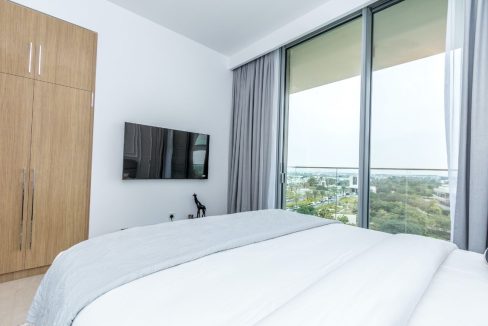 Modern 2BR+M with Top Amenities at Ellington House-2