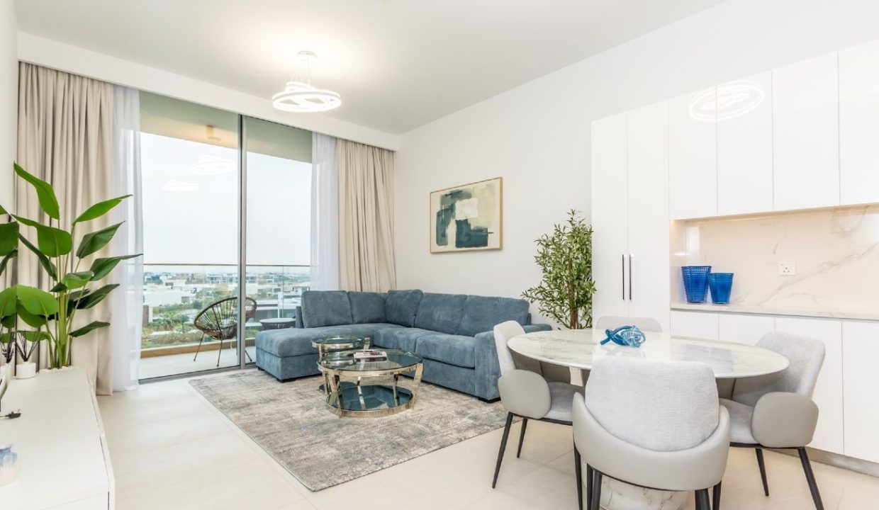 Modern 2BR+M with Top Amenities at Ellington House-12