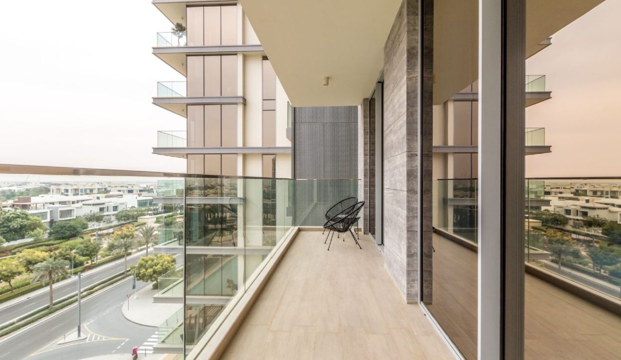 Modern 2BR+M with Top Amenities at Ellington House-16