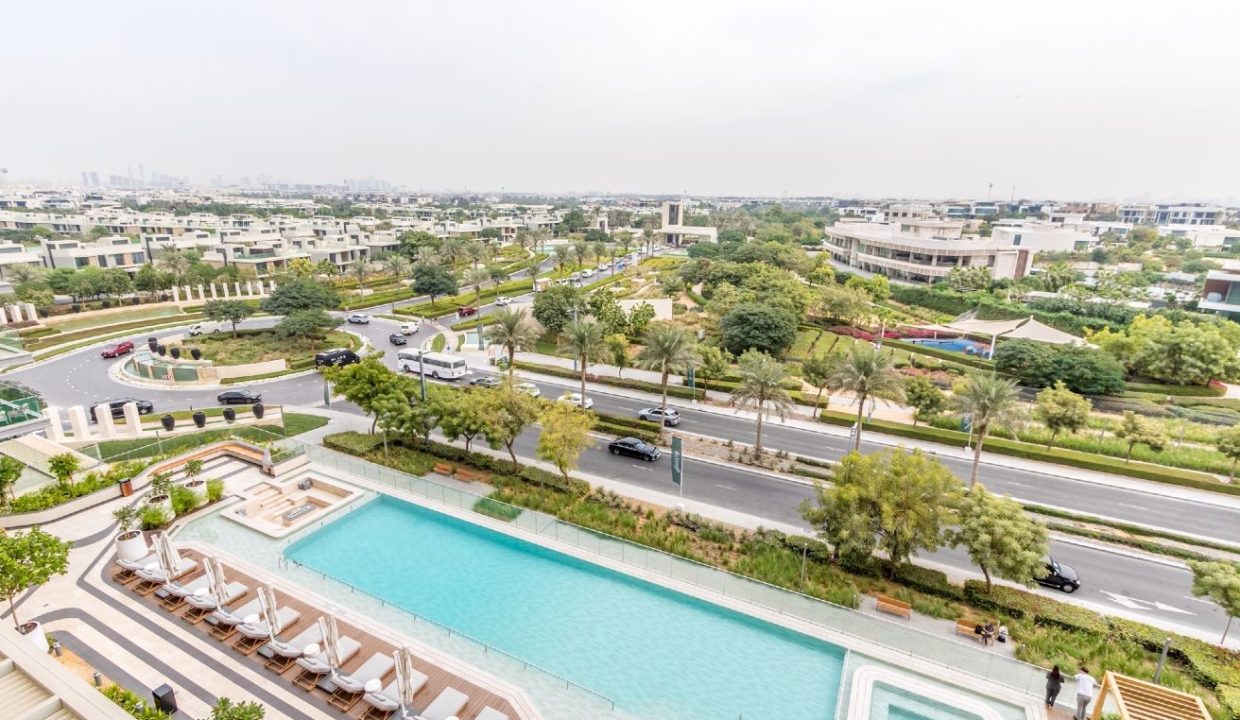 Modern 2BR+M with Top Amenities at Ellington House-17