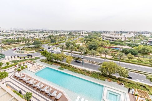 Modern 2BR+M with Top Amenities at Ellington House-17