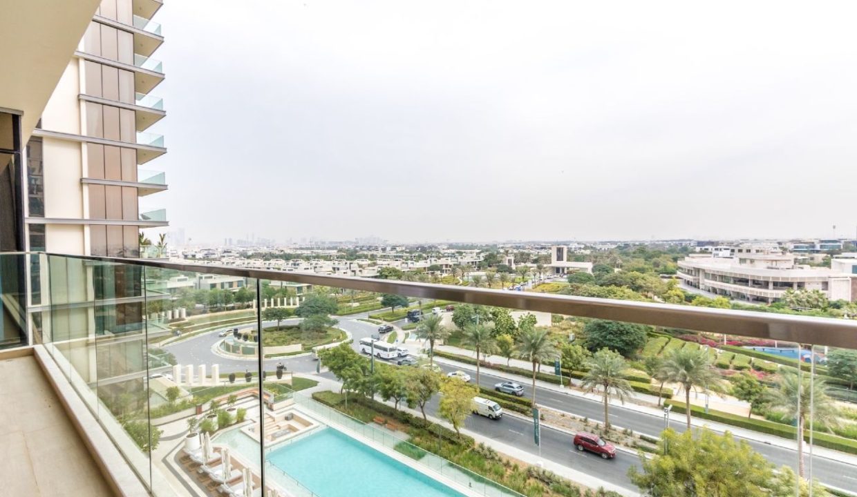 Modern 2BR+M with Top Amenities at Ellington House-18