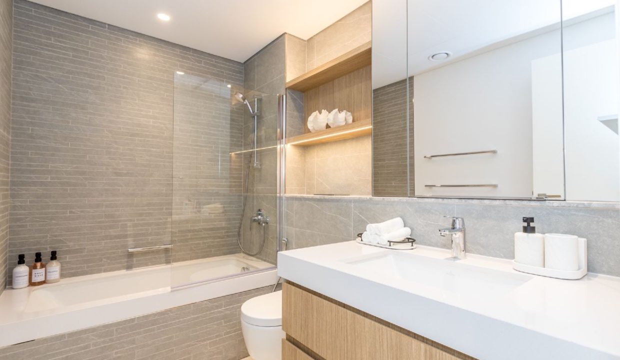 Modern 2BR+M with Top Amenities at Ellington House-19