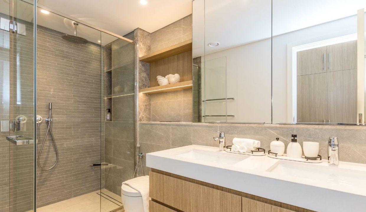 Modern 2BR+M with Top Amenities at Ellington House-20