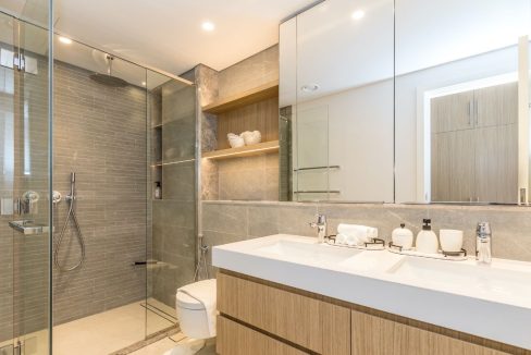 Modern 2BR+M with Top Amenities at Ellington House-20